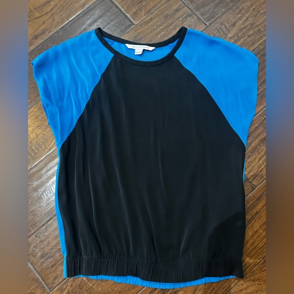Diane Von Furstenberg Black and Blue Top - Picture 3 of 5